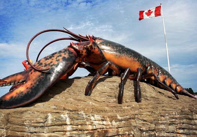 Worlds Largest Lobster statue