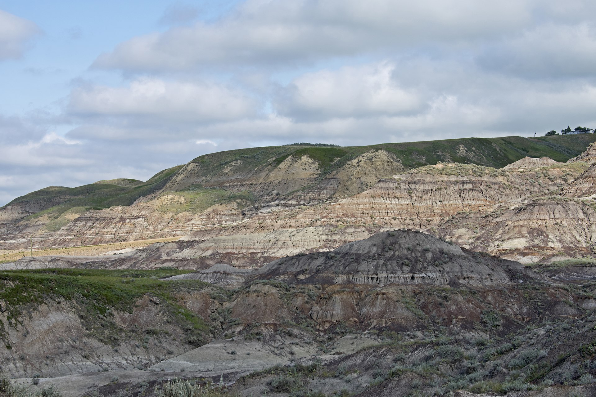 1920px Tyrrell Museum Badlands from the interpretive trail 8